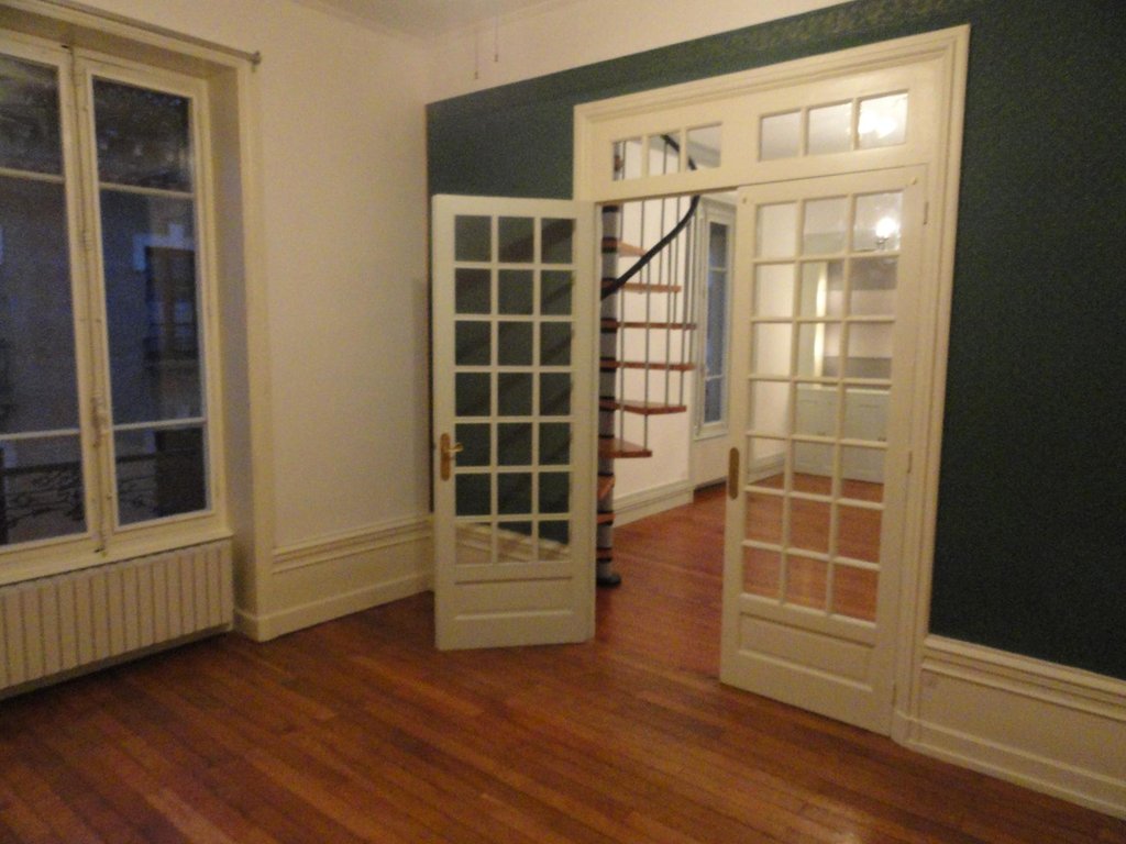 APPARTEMENT T3 A LOUER - VILLEFRANCHE SUR SAONE - 79 m2 - 716€ charges comprises par mois