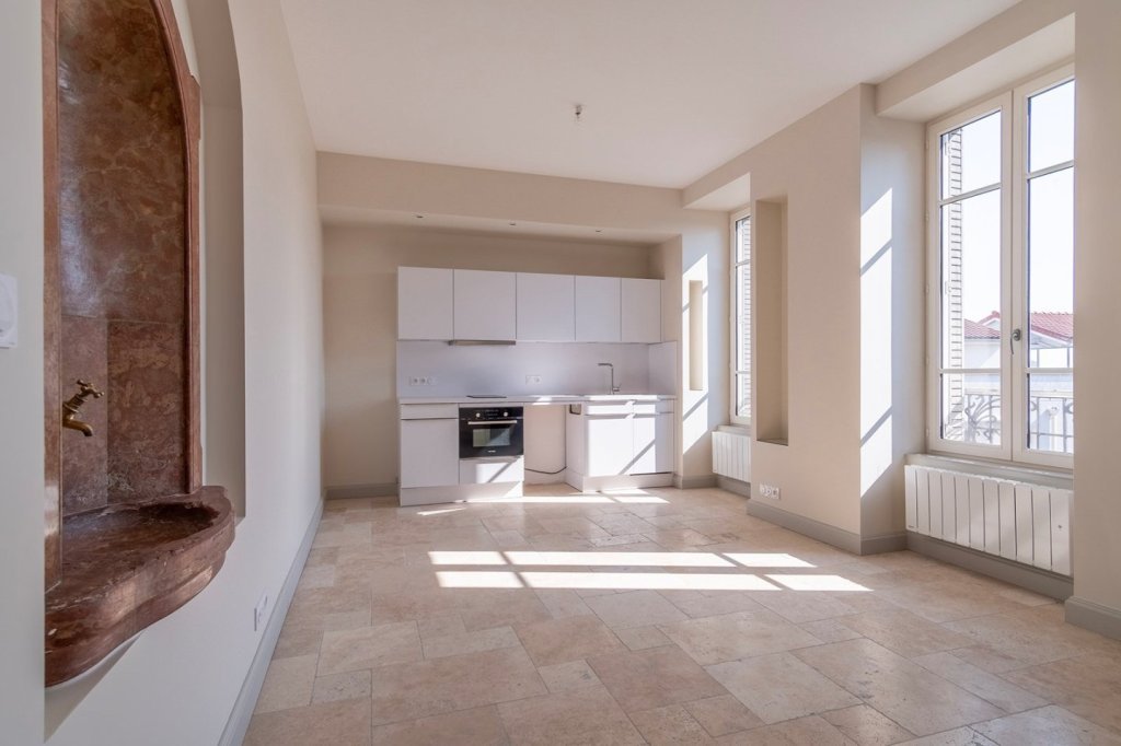 APPARTEMENT T2 A LOUER - VILLEFRANCHE SUR SAONE - 38 m2 - 615€ charges comprises par mois