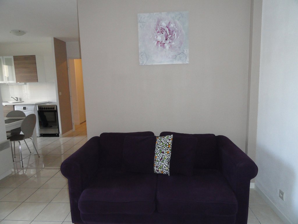 APPARTEMENT T2 A LOUER - VILLEFRANCHE SUR SAONE - 40 m2 - 680 &euro; charges comprises par mois