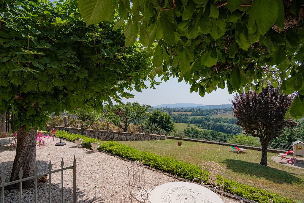 Proprit - BULLY - 350 m2 - VENDU