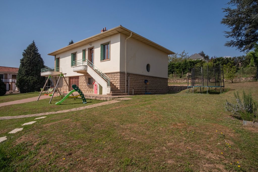 MAISON - LIMAS - 197 m2 - VENDU