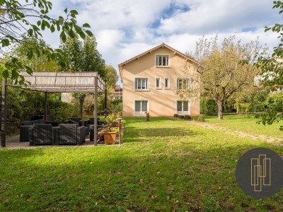MAISON A VENDRE - VILLEFRANCHE SUR SAONE - 220 m2 - 650000 €