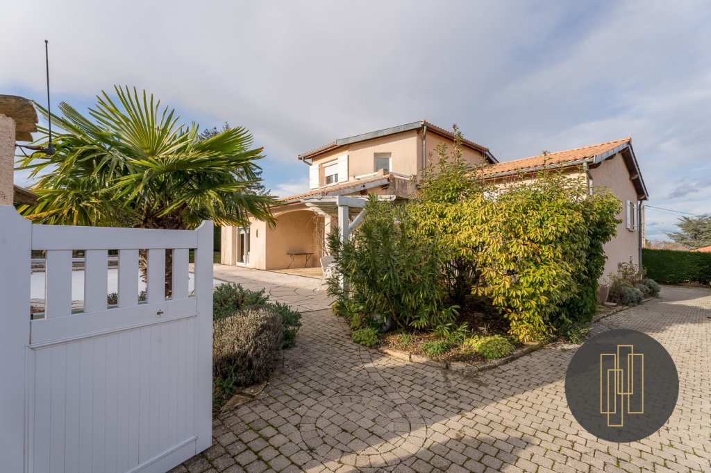 MAISON - LIMAS - 167 m2 - VENDU