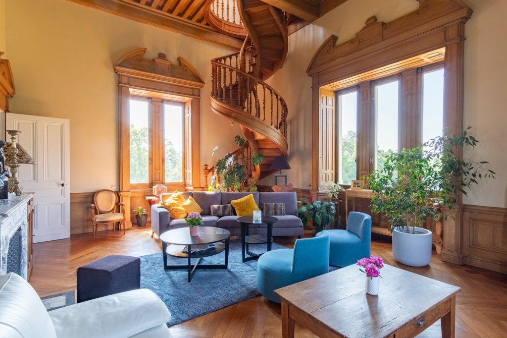 Appartement de charme dans un chteau A VENDRE - VILLEFRANCHE SUR SAONE - 194.96 m2 - 549000 €
