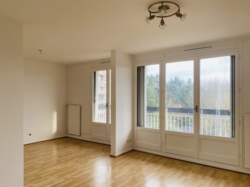 APPARTEMENT T4 A VENDRE - VILLEFRANCHE SUR SAONE - 87,96 m2 - 180000 €