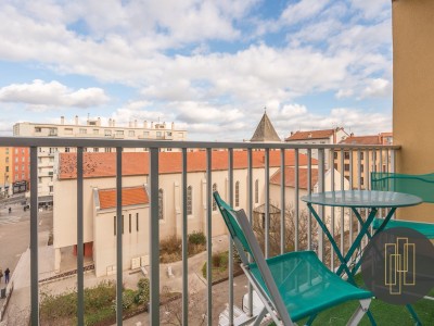 APPARTEMENT T4 A VENDRE - VILLEURBANNE - 81,04 m2 - 319000 €