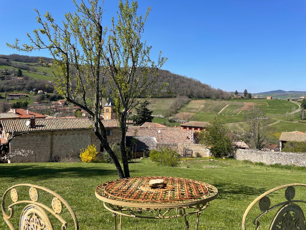 MAISON A VENDRE - VILLE SUR JARNIOUX - 300 m2 - 490000 €