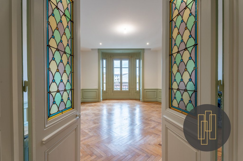 APPARTEMENT T6 A LOUER - VILLEFRANCHE SUR SAONE - 176 m2 - 1613 € charges comprises par mois