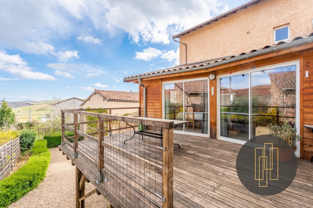 MAISON A VENDRE - LE PERREON - 160 m2 - 379000 €