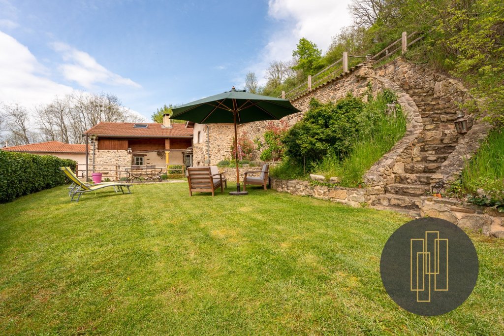 MAISON - COURZIEU - 200 m2 - VENDU