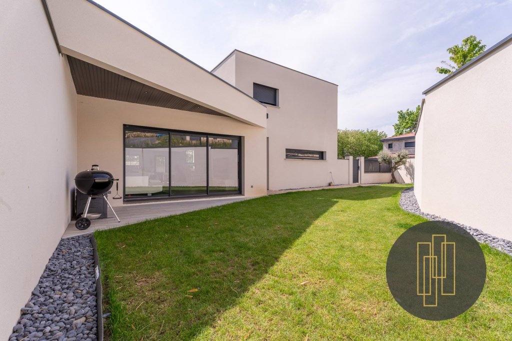 MAISON A VENDRE - FRANS - 177,16 m2 - 599000 €