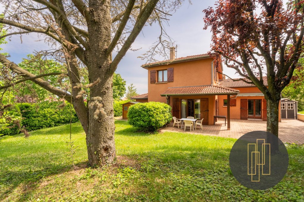 MAISON A VENDRE - LIMAS - 102 m2 - 395000 €
