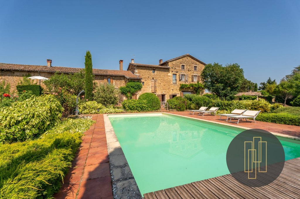 MAISON A VENDRE - POMMIERS - 500 m2 - 1300000 €