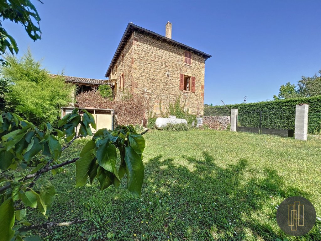 MAISON A VENDRE - LACENAS - 300 m2 - 399000 €