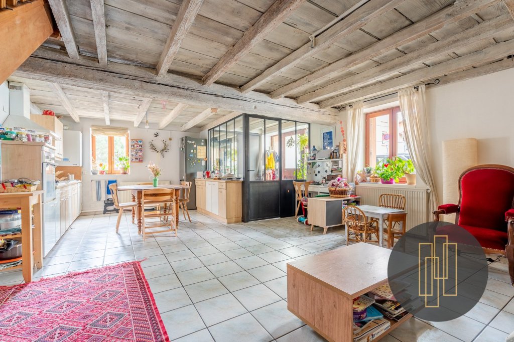 APPARTEMENT T5 A VENDRE - VILLEFRANCHE SUR SAONE - 120 m2 - 240000 €