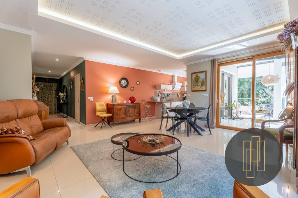 APPARTEMENT T4 - VILLEFRANCHE SUR SAONE - 108 m2 - VENDU