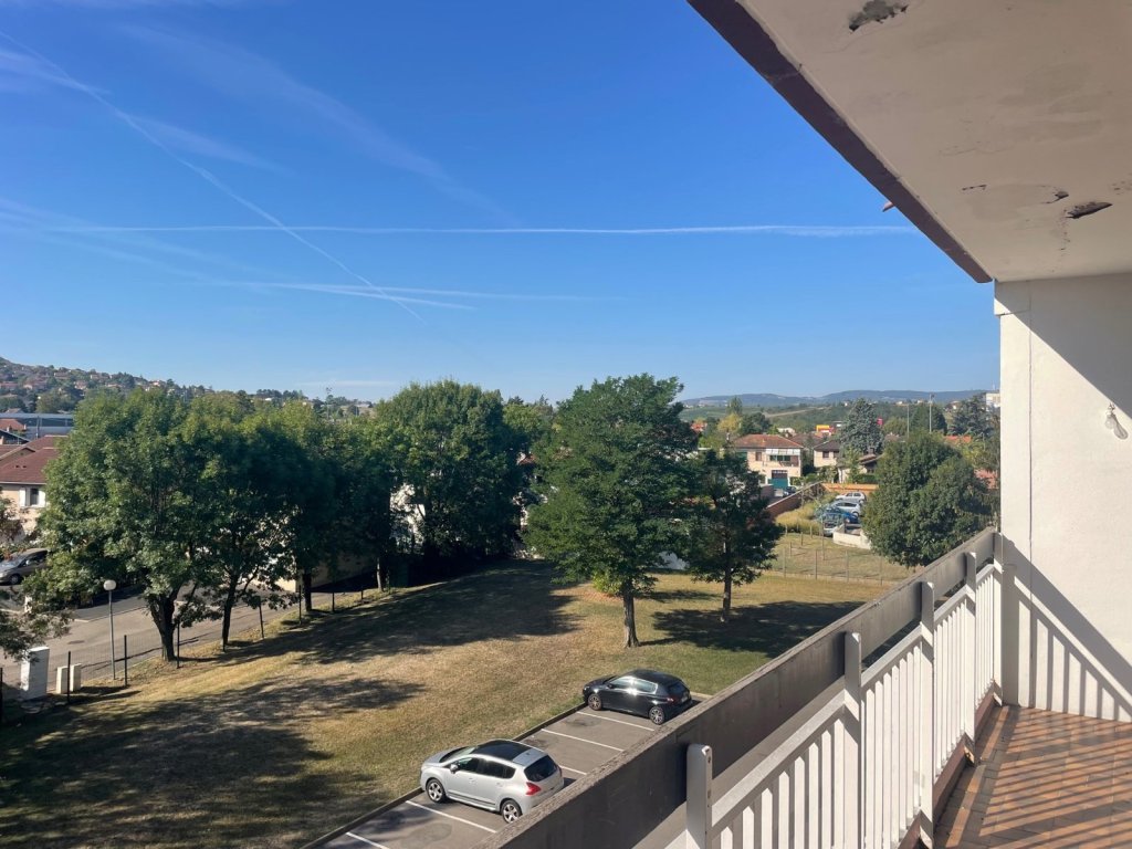 APPARTEMENT T4 A VENDRE - VILLEFRANCHE SUR SAONE - 87.96 m2 - 180000 €