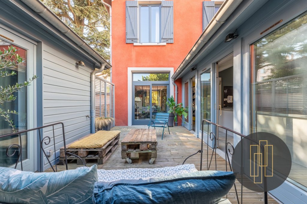 MAISON A VENDRE - VILLEFRANCHE SUR SAONE - 194 m2 - 620000 €