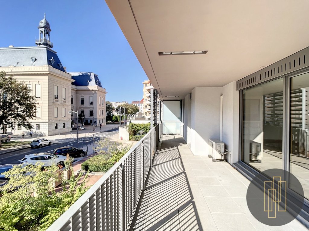 APPARTEMENT T5 - VILLEFRANCHE SUR SAONE - 130.85 m2 - VENDU