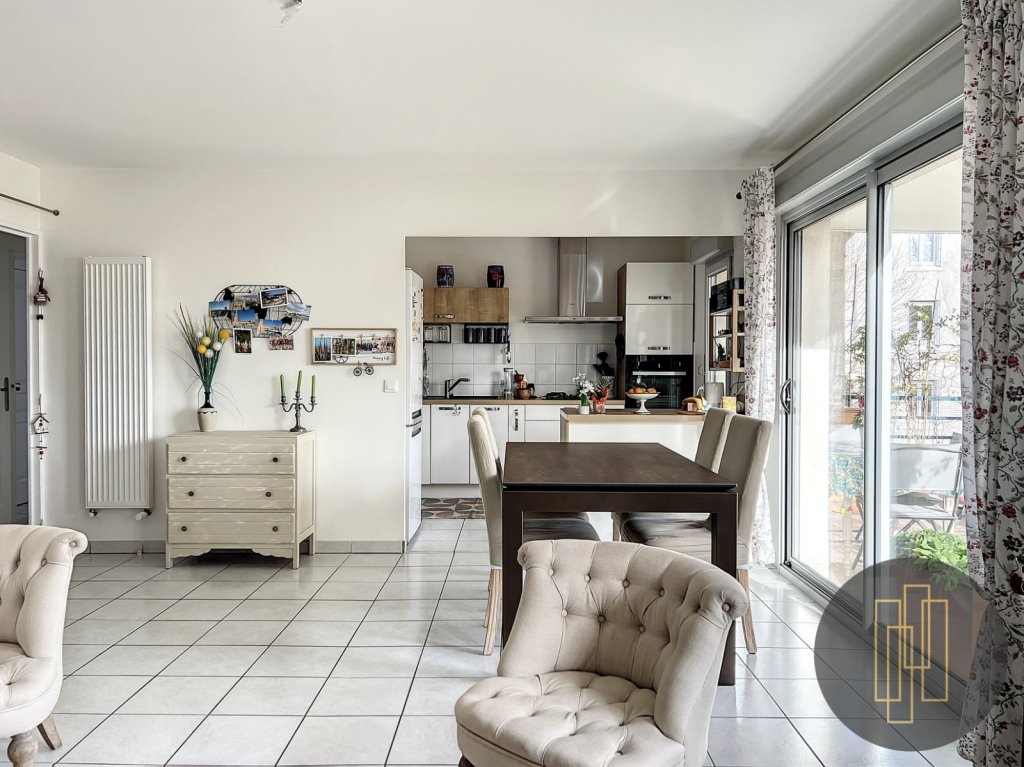 APPARTEMENT T4 A VENDRE - VILLEFRANCHE SUR SAONE - 83.77 m2 - 286000 €