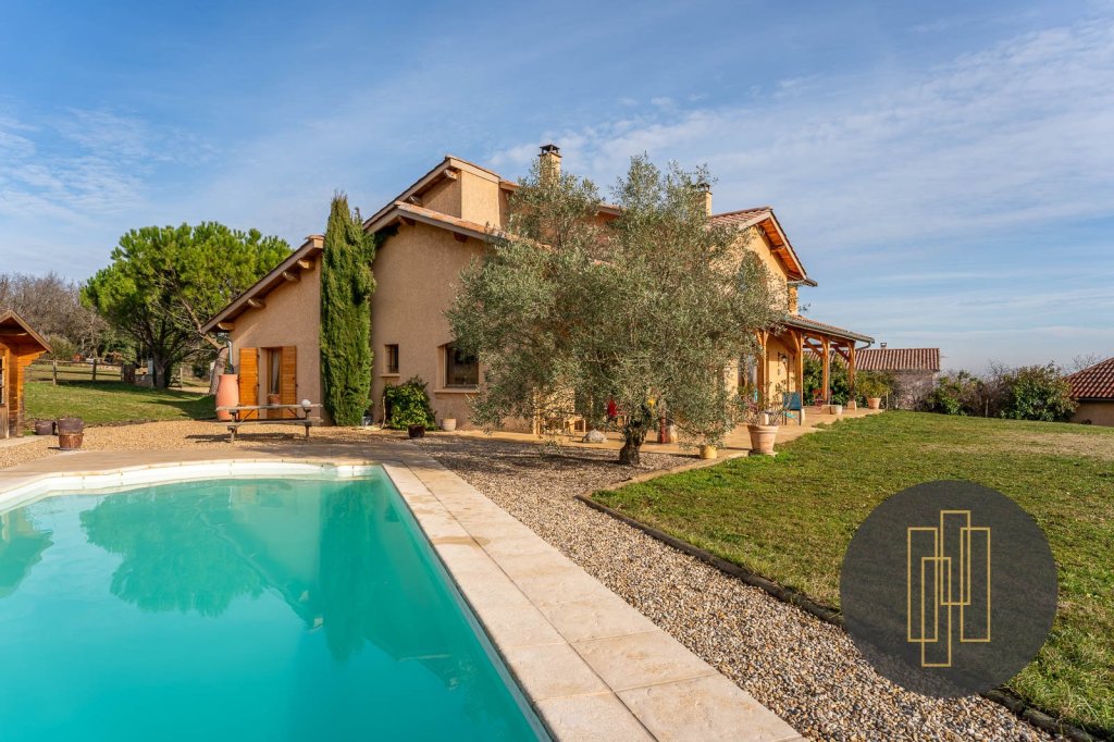 MAISON - COGNY - 234 m2 - VENDU