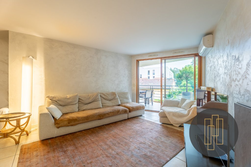 APPARTEMENT T4 A VENDRE - TASSIN LA DEMI LUNE - 126.07 m2 - 525000€