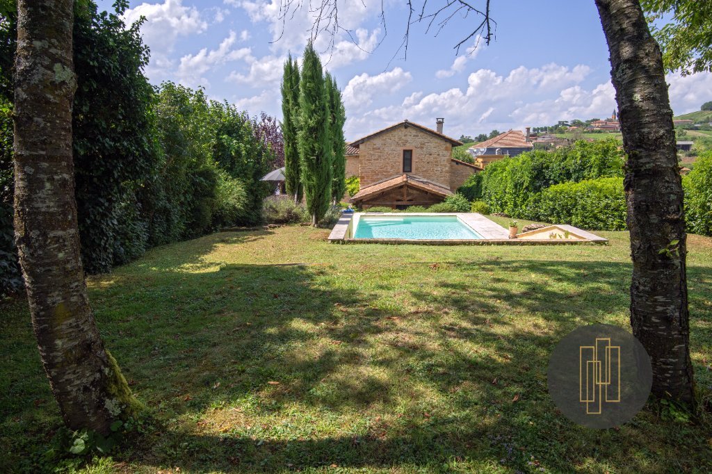 MAISON - BAGNOLS - 210 m2 - VENDU