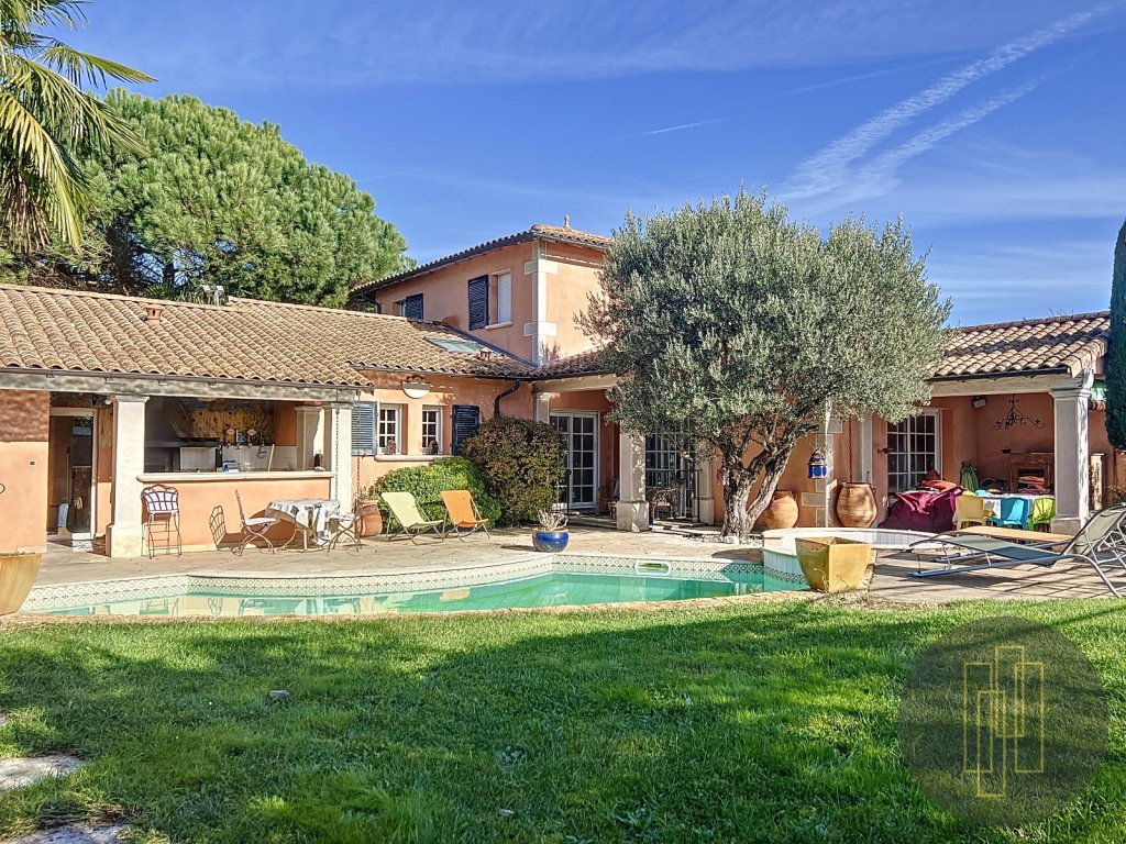 MAISON A VENDRE - VILLEFRANCHE SUR SAONE - 210 m2 - 795000€