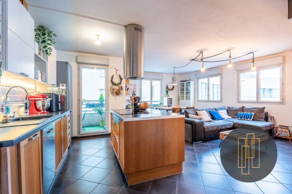 APPARTEMENT T3 - LYON 8EME ARRONDISSEMENT - 64.9 m2 - VENDU