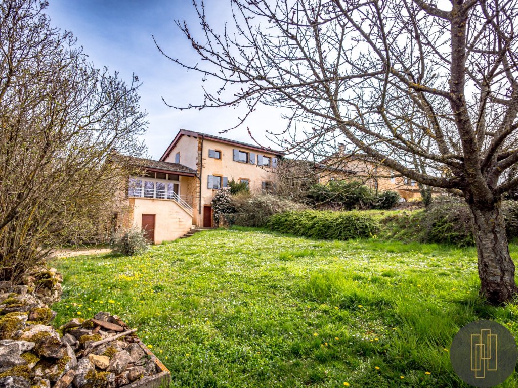 MAISON A VENDRE - CHARNAY - 135 m2 - 650000€