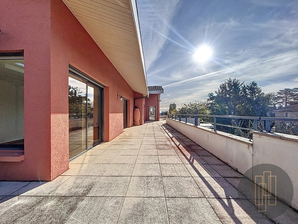 APPARTEMENT T4 A VENDRE - VILLEFRANCHE SUR SAONE - 168.98 m2 - 690000€