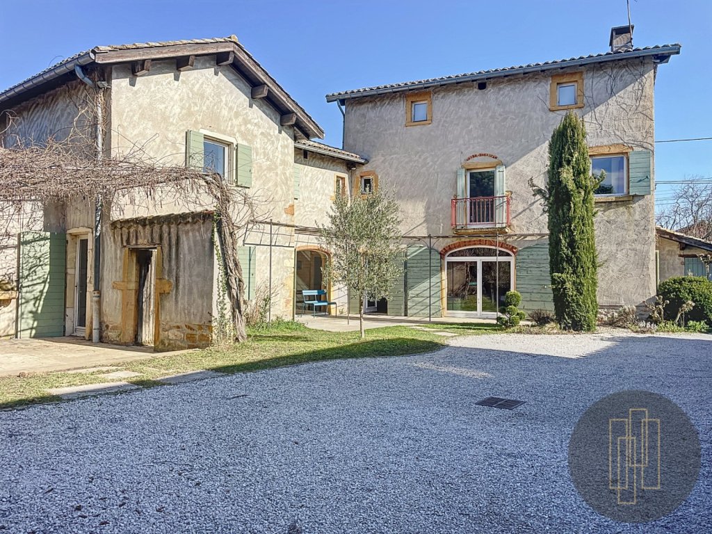 MAISON A VENDRE - ST GEORGES DE RENEINS - 181 m2 - 625000€