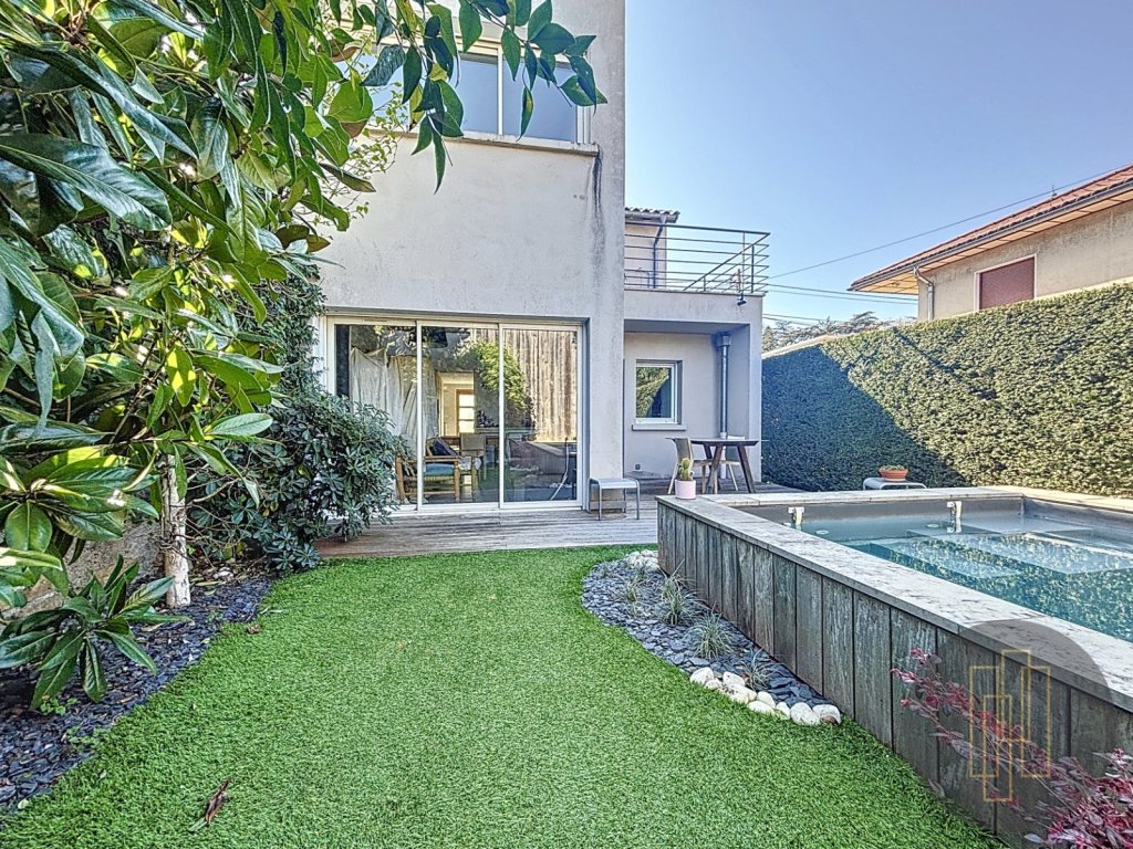MAISON A VENDRE - VILLEFRANCHE SUR SAONE - 126 m2 - 420000€