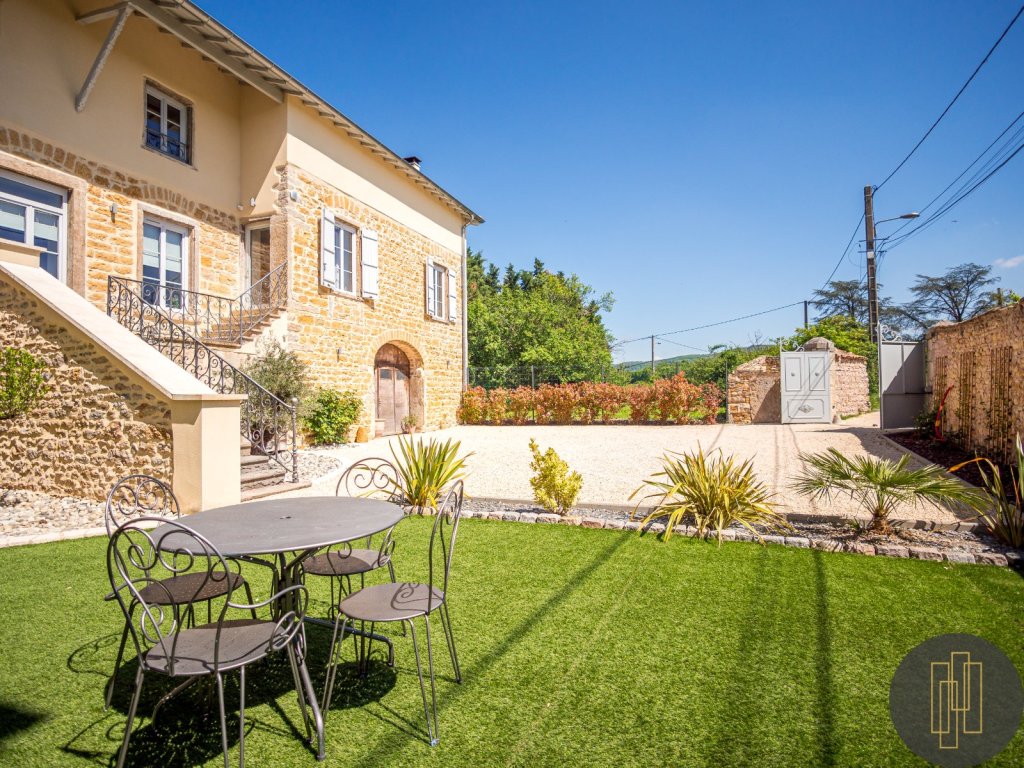 MAISON A VENDRE - MARCILLY D AZERGUES - 215 m2 - 980000€