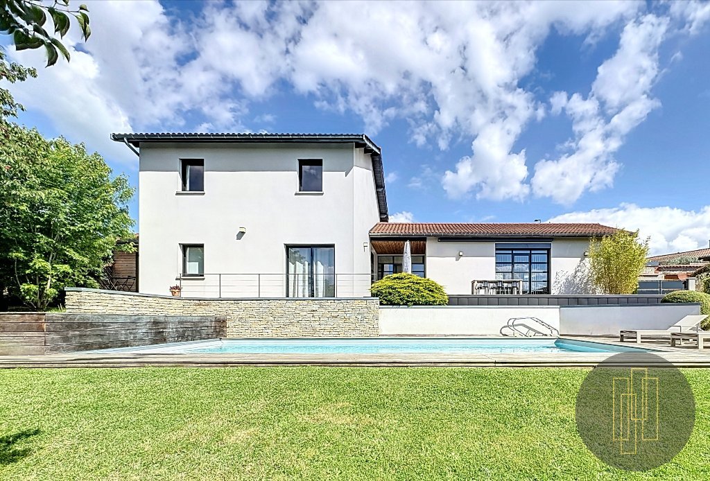 VILLA A VENDRE - LENTILLY - 195 m2 - 695000€