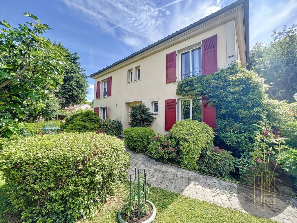 MAISON A VENDRE - LES CHERES - 185 m2 - 720000€