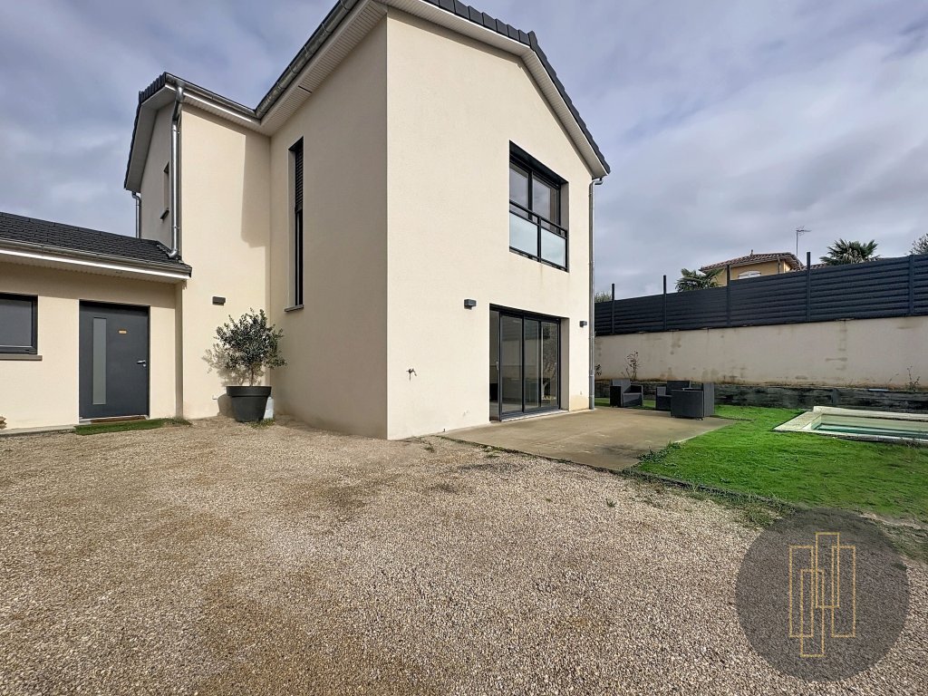 MAISON A VENDRE - MASSIEUX - 123 m2 - 465000€