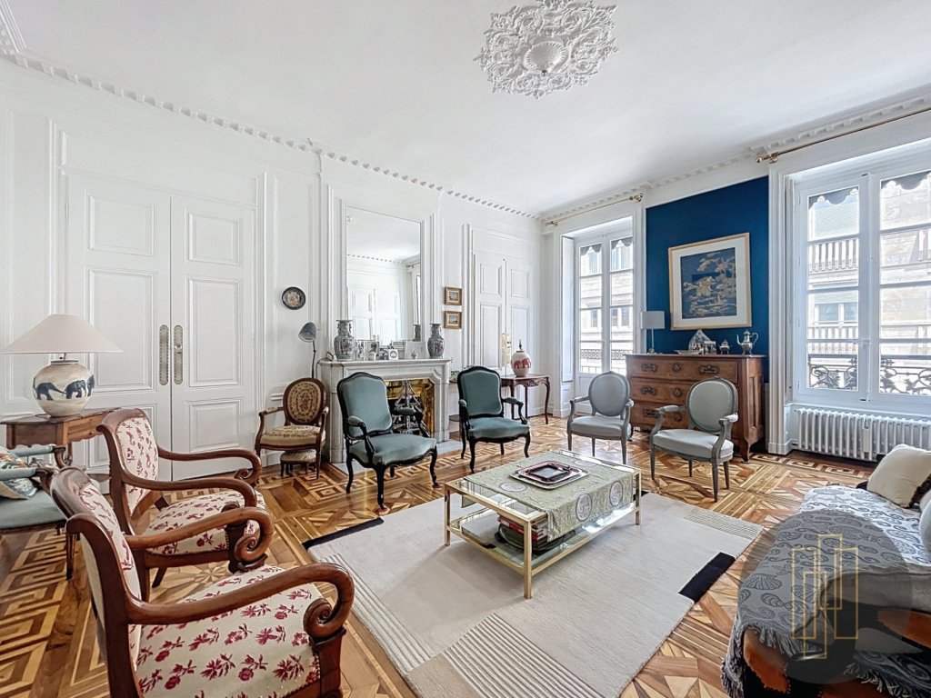 APPARTEMENT T3 A VENDRE - LYON 2EME ARRONDISSEMENT - 123.59 m2 - 855000€