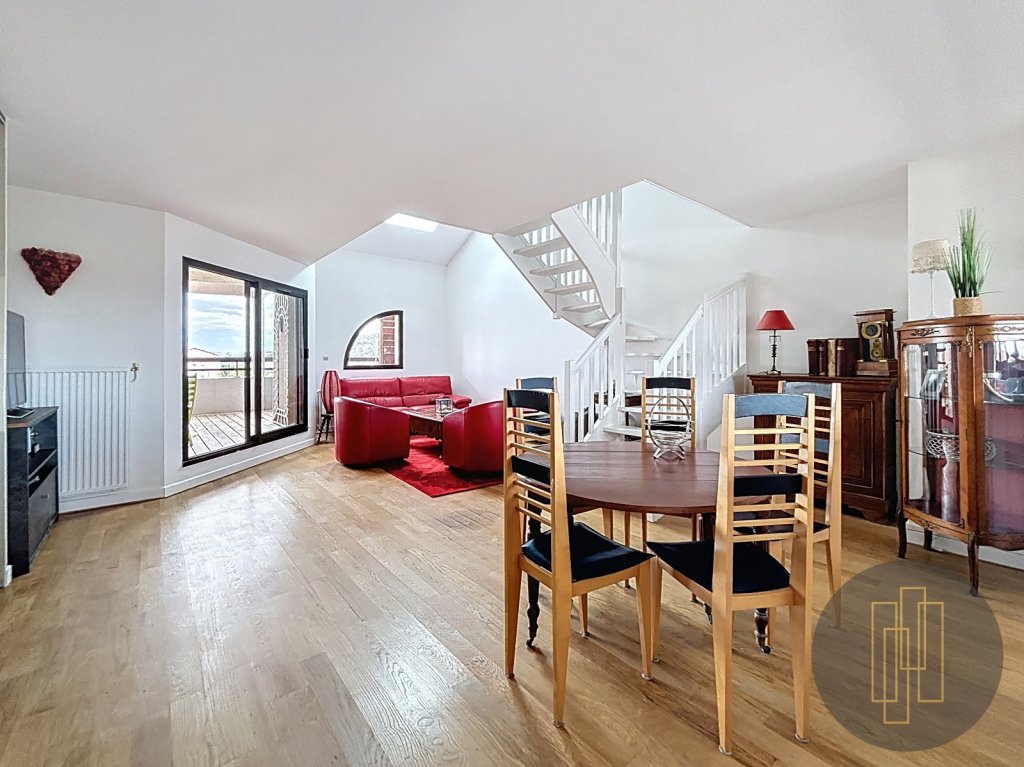APPARTEMENT T4 A LOUER - VILLEFRANCHE SUR SAONE - 102 m2 - 1350€ charges comprises par mois