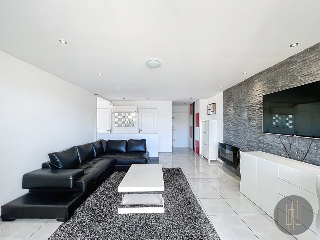 APPARTEMENT T3 A VENDRE - LYON 7EME ARRONDISSEMENT - 79.37 m2 - 300000€