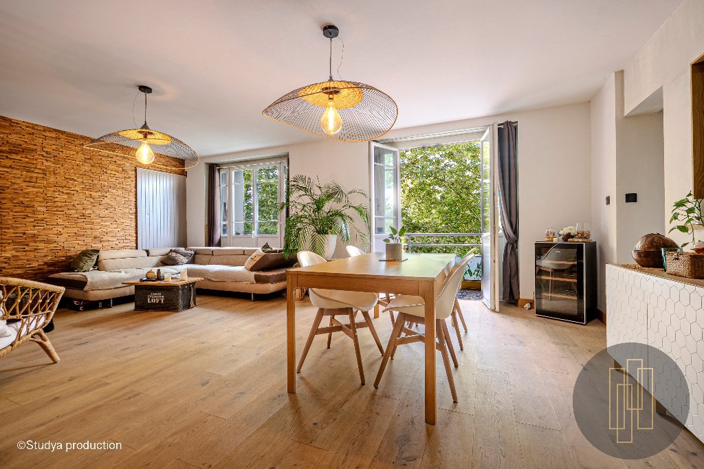 APPARTEMENT T5 A VENDRE - TASSIN LA DEMI LUNE - 119.11 m2 - 440000€