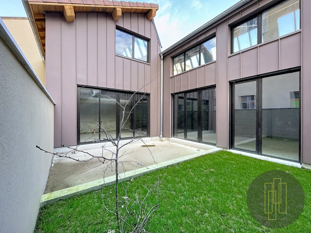 LOFT A VENDRE - VILLEFRANCHE SUR SAONE - 139 m2 - 335000€