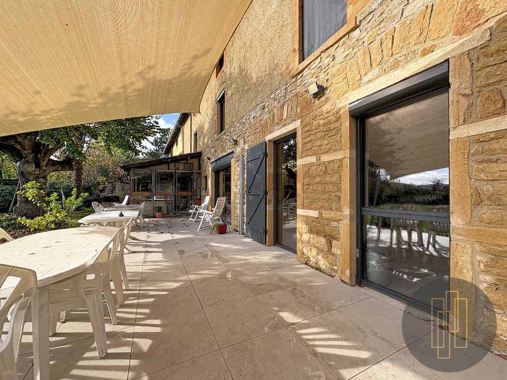 MAISON A VENDRE - LIMAS - 260 m2 - 540000€