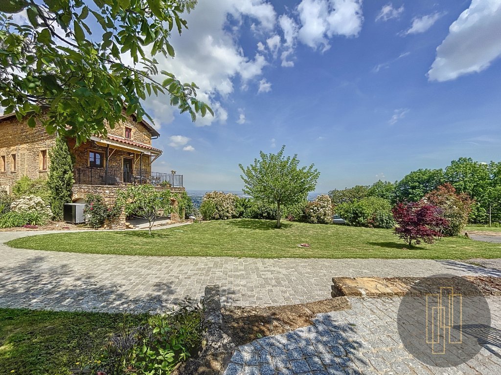 MAISON A VENDRE - VILLE SUR JARNIOUX - 159 m2 - 595 000 €