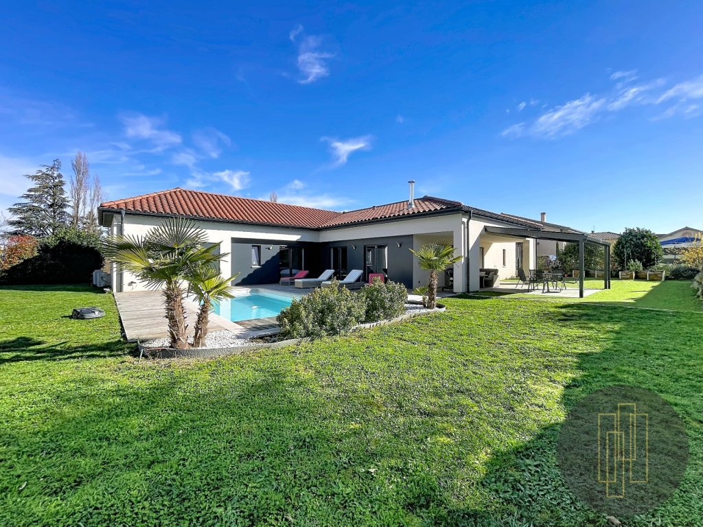 VILLA A VENDRE - LACHASSAGNE - 135 m2 - 645�000�&euro;