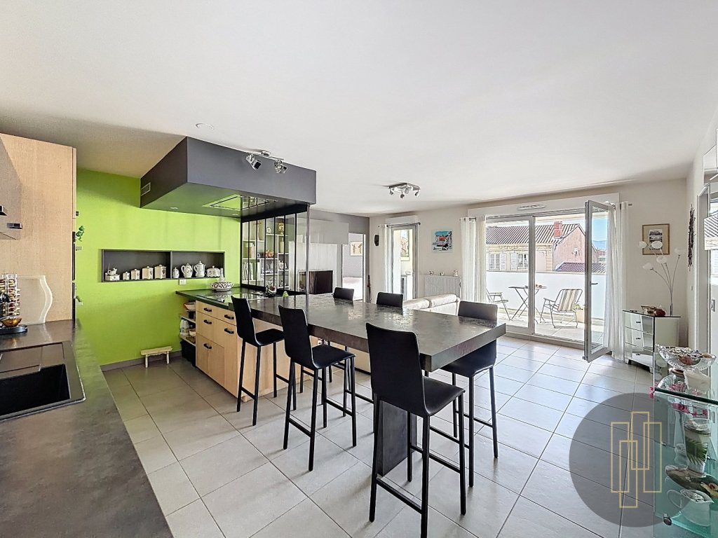 APPARTEMENT T4 A VENDRE - VILLEFRANCHE SUR SAONE - 91.29 m2 - 360 000 &euro;