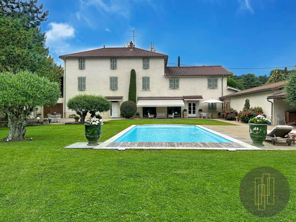 MAISON A VENDRE - COLLONGES AU MONT D OR - 390 m2 - 1 250 000 &euro;