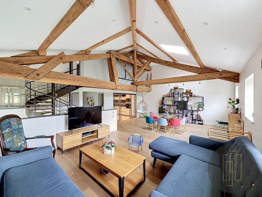 MAISON A VENDRE - PORTE DES PIERRES DOREES - 235.98 m2 - 480 000 &euro;