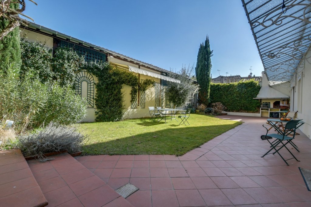MAISON A VENDRE - VILLEFRANCHE SUR SAONE - 238.12 m2 - 730 000 &euro;