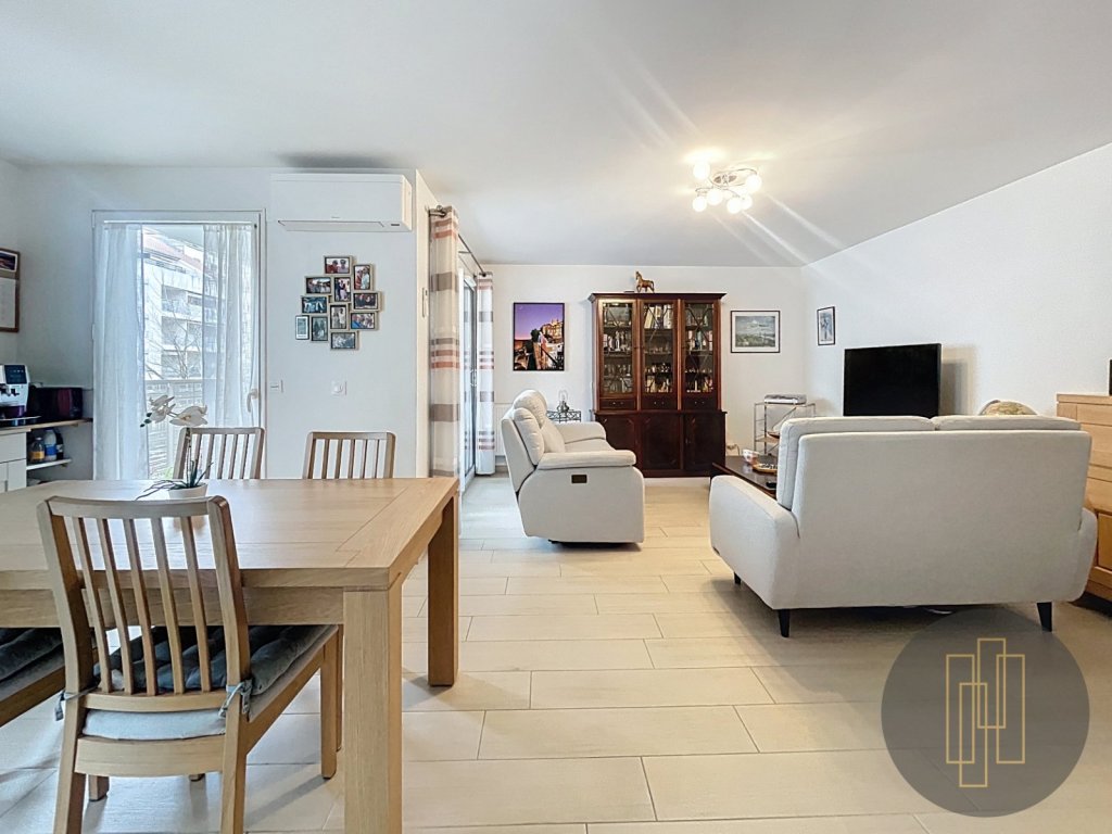 APPARTEMENT T3 A VENDRE - LYON 6EME ARRONDISSEMENT - 70.7 m2 - 450 000 &euro;